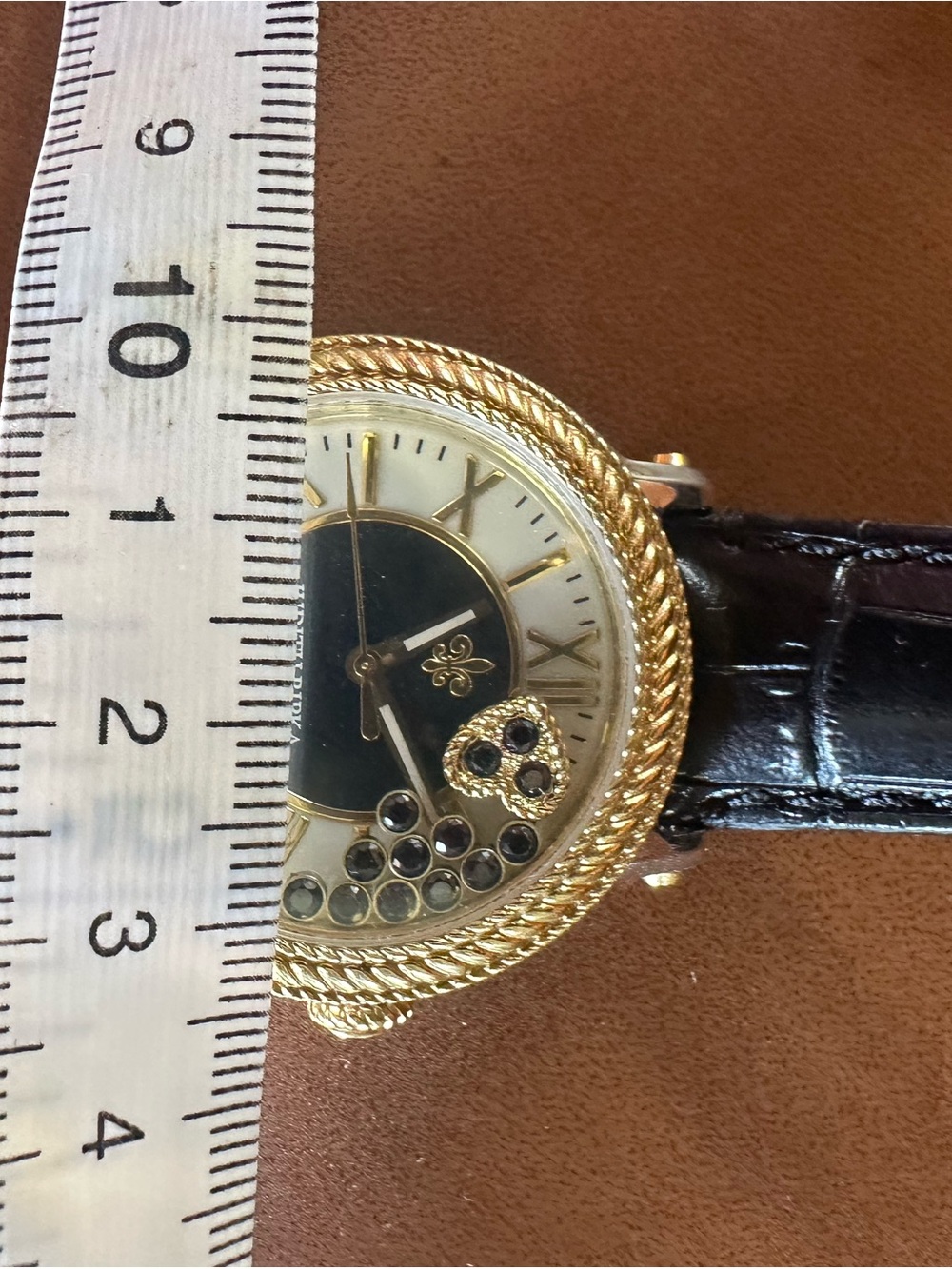 Judith Ripka Floating Crystal Heart Shaker Watch Gold Tone Leather Strap - Picture 10 of 16